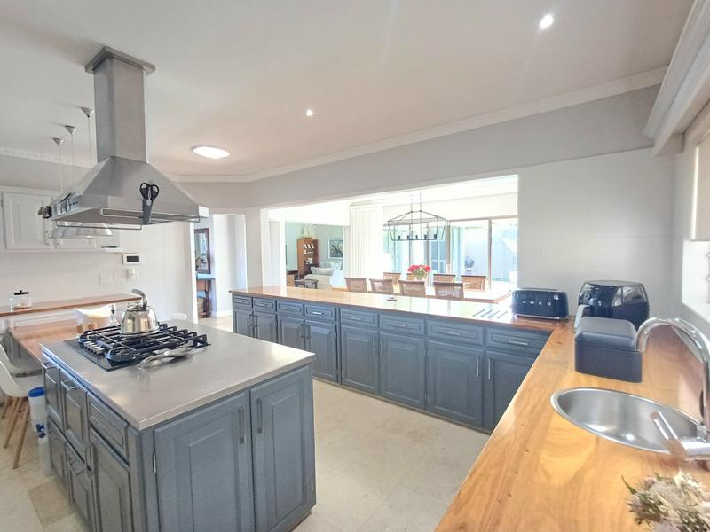 5 Bedroom Property for Sale in Welgemoed Western Cape